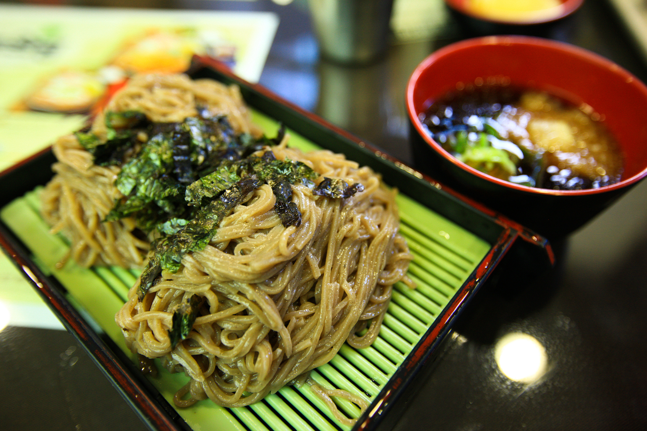 Discover Cheongju Gongwon-dang: A Taste of Timeless Korea!