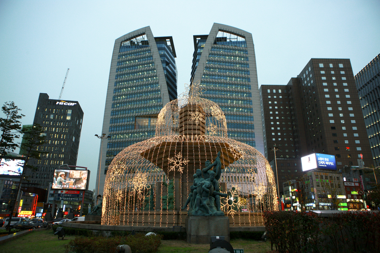 Myeongdong Magic: Your Ultimate Guide to Seoul’s Iconic Shopping & Food Paradise!