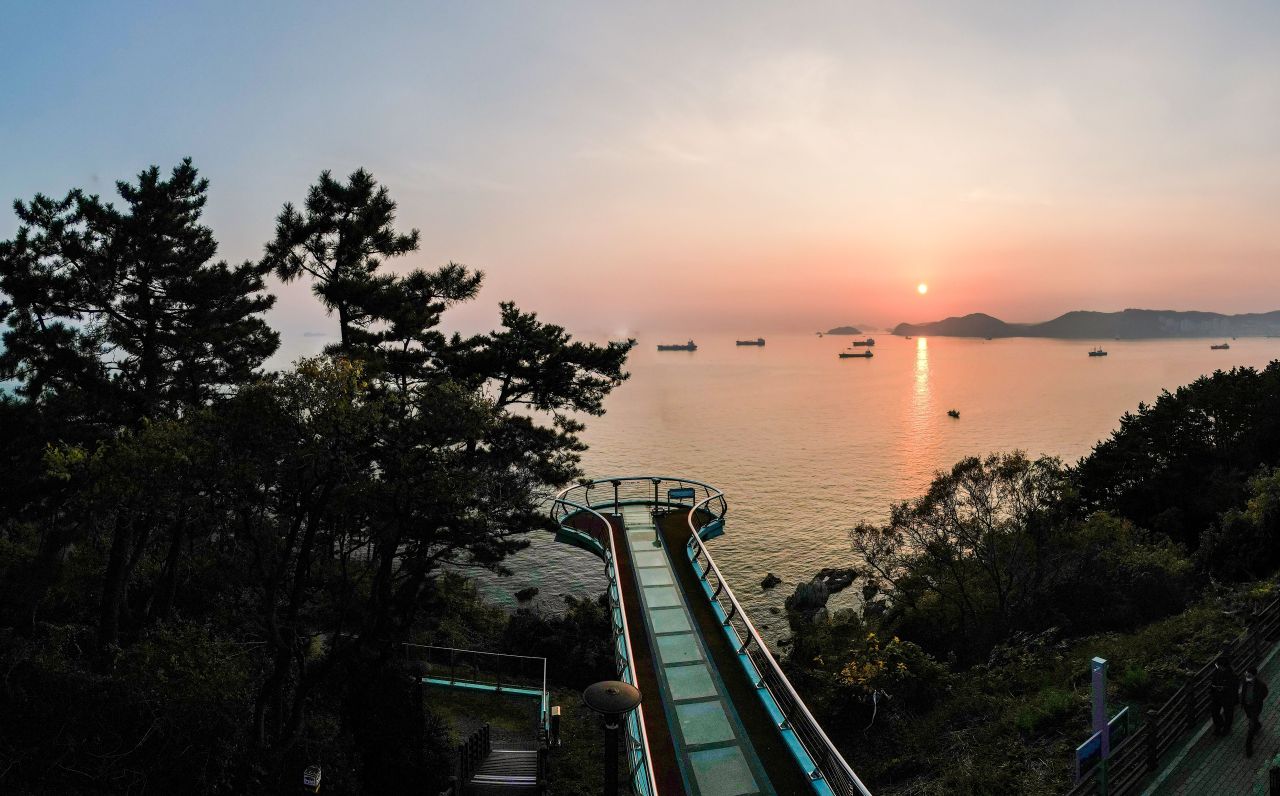 <h2>Unveiling Yeongdo’s Coastal Charms: Your Ultimate Guide to Dongsam-dong, Busan</h2>