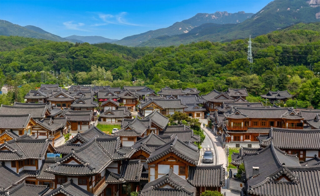 Seoul’s Hidden Gem, Enpyeong Hanok Village: The Perfect Blend of Tradition and Nature