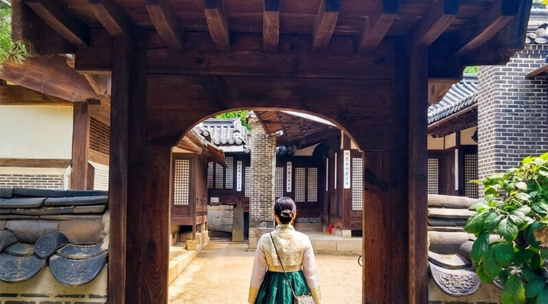 the Elegant Tranquility of Unhyeongung Palace