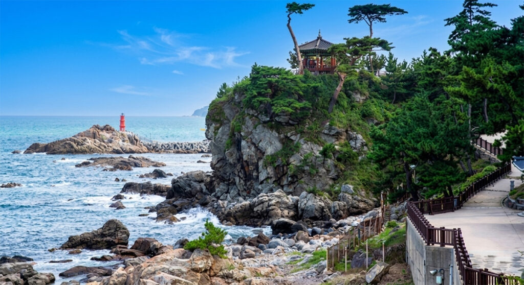 Naksansa Temple: Sunrise by the East Sea