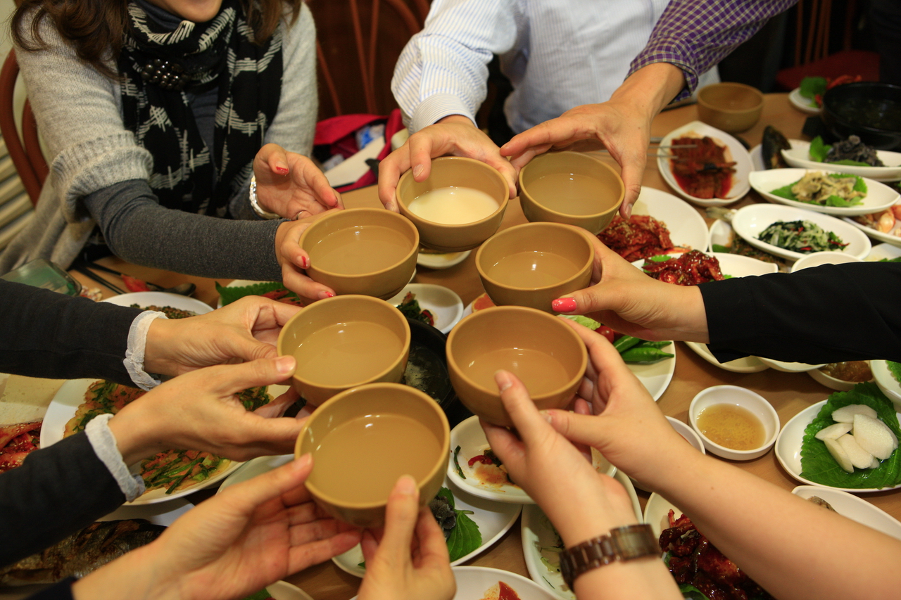 <h2>Jeonju: Where Ancient Traditions Meet Modern Trends in Korea!</h2>